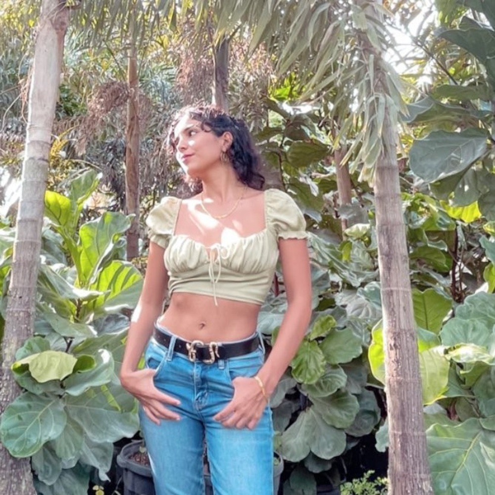 Cute green cropped blouse